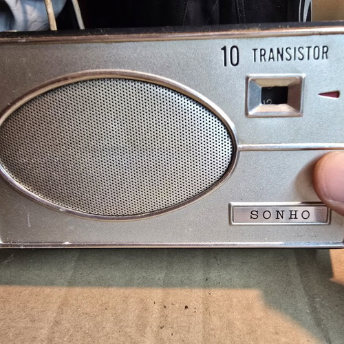 Sonho 10 Transistor vintage radio with leather case