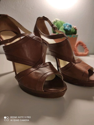 Women's sandals like new, brown, size 36 Bournazos