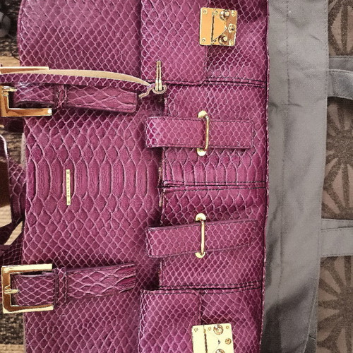 Gillian leather shoulder bag women like new, purple