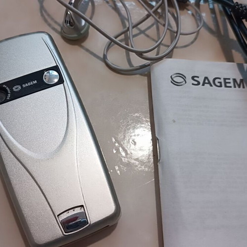 SAGEM My V-56 used with charger and hands free headset