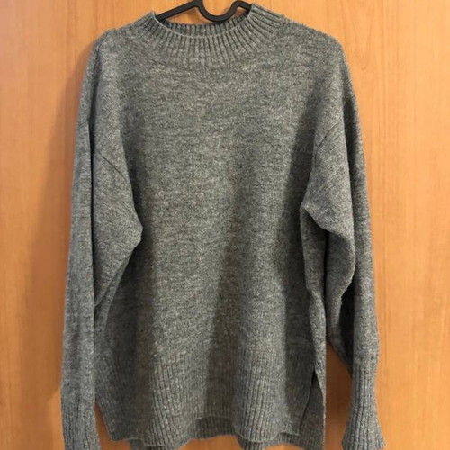 H&M sweater used, gray, size medium-large