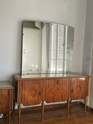 Dressing table with mirror