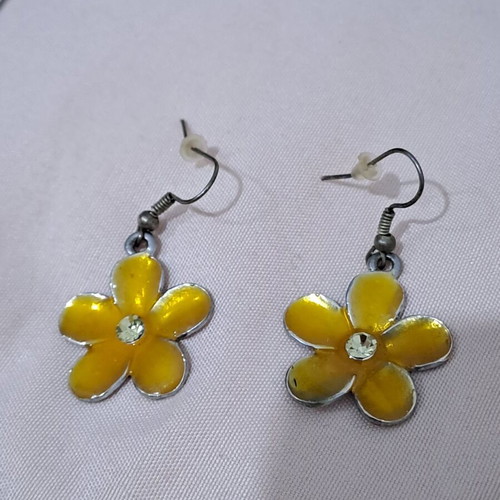 Jewelry set floral design necklace and earrings mustard and olive colors vintage style like new