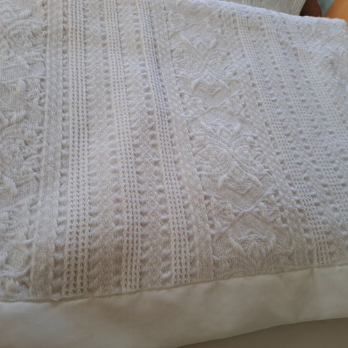 Woven blanket like new, ice color, 180×140 cm