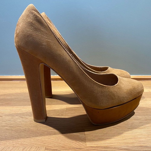 River Island pumps like new, tan-brown with two-tone, size 39