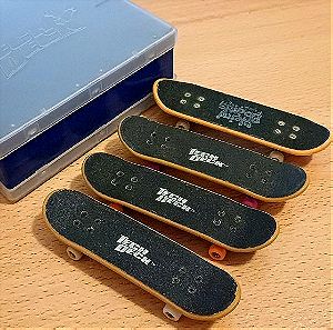 Tech deck mini skates