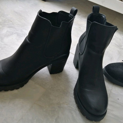 Black ankle boots used, size 38, 2 pairs