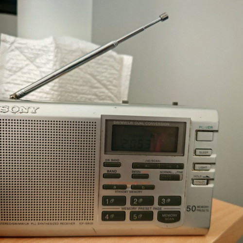 Sony ICF-SW35 world band radio used, collectible