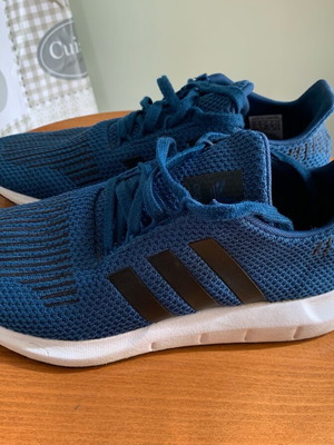 Adidas athletic shoes new, size 38