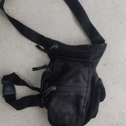 Thigh bag black like new