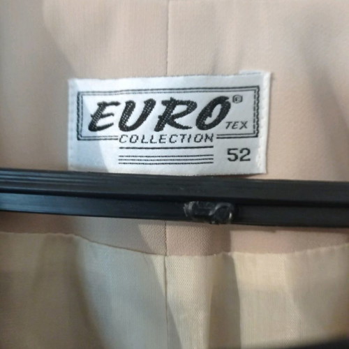 Women's suit like new, size 52