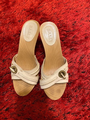 Bally white sandals like new, size 36