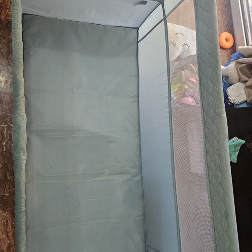 Kikka Boo Milky Way Playpen like new, 2 levels, portable crib