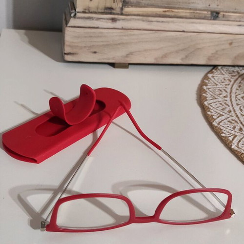 Presbyopic glasses 1.5 new with red silicone phone case