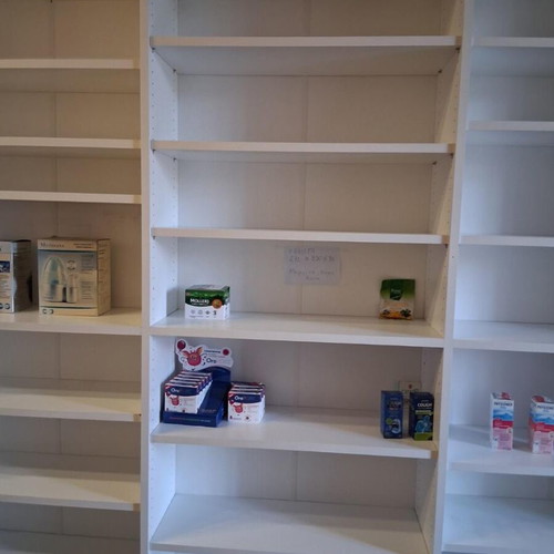 White bookshelf like new, adjustable shelves, melamine 25mm