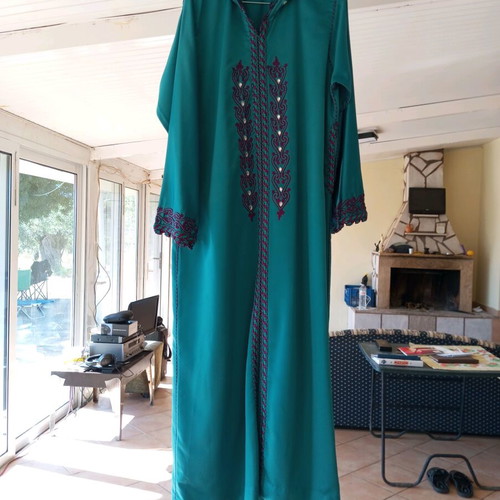 Caftan from Morocco satin silk petrol with purple embroidery and hood new XL