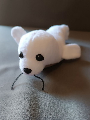 Plush seal screen cleaner used