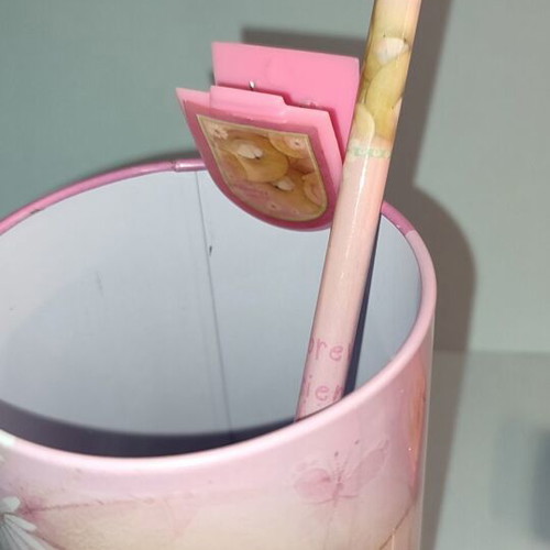 Forever Friends metal pencil holder new with writing set