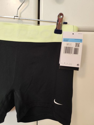 Nike Pro Medium αθλητικό σορτσάκι καινούργιο, μαύρο με φωσφορίζον λάστιχο