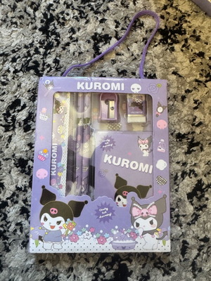 Kuromi school set new