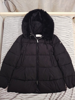 Black women's jacket with synthetic fur, like new, size L