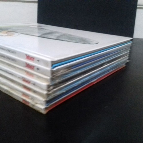 Mammothcomics Asterix hardcover set of 7, 6 sealed