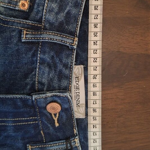 Blue denim women's barrel fit jeans, mid-rise