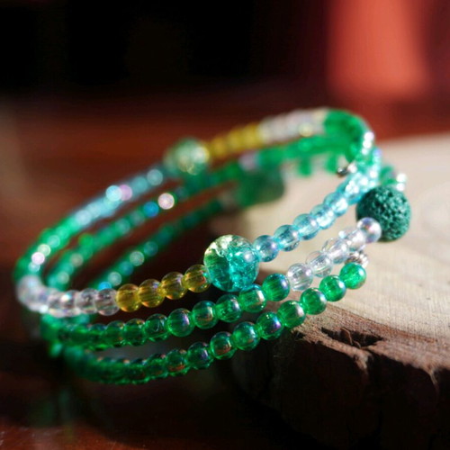 Handmade spring bracelet new with green beads
