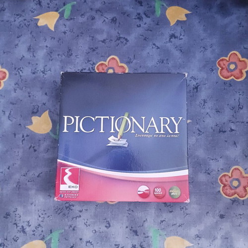 Pictionary board game like new