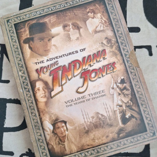The Adventures of Young Indiana Jones Vol. 3 DVD set like new, adventure