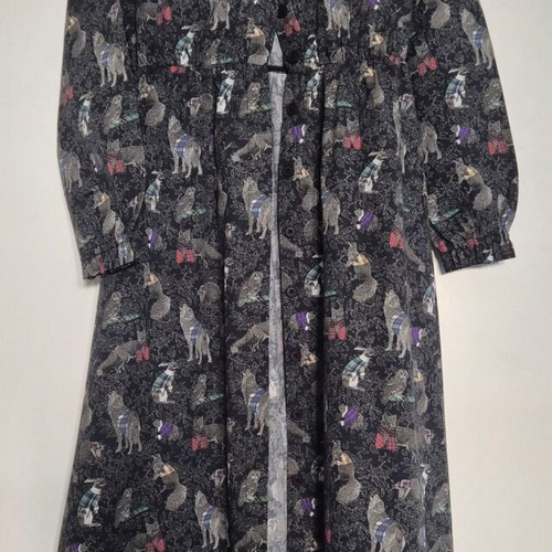Chaton dress like new with playful pattern and belt