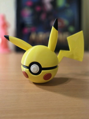 Pikachu Pokémon Pokéball καινούργιο με δώρο μπρελόκ