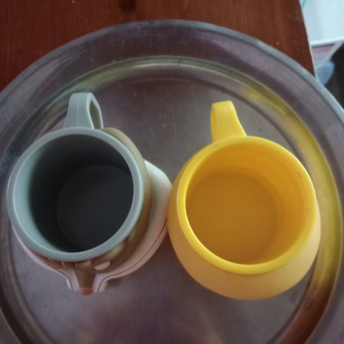 Looney Toons collectible mugs like new, set of two