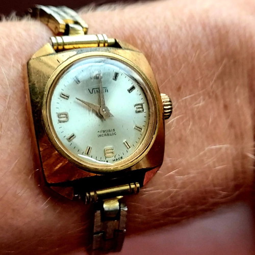 Vinca wristwatch women's used gold-plated from Switzerland manual winding