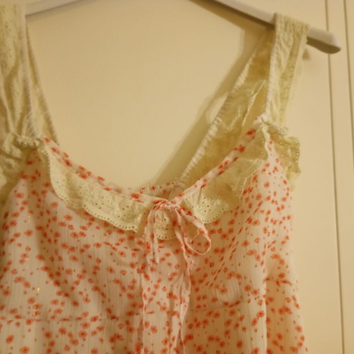Regalinas short dress floral with lace like new