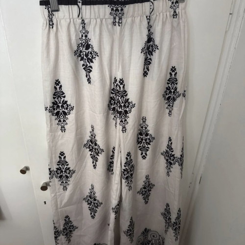 Pants new, black and white, size M/38/10