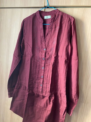 Blouse dress size S burgundy in excellent condition