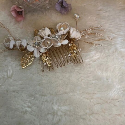 Bridal hair comb like new, romantic and impressive
