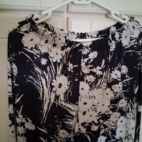 Black and white palazzo pants like new, sizes XL and XXL