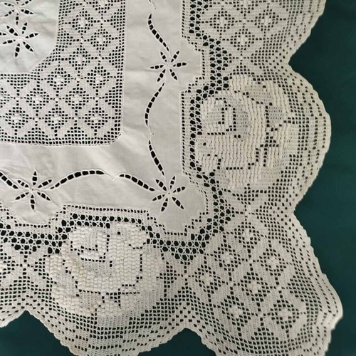Handmade crochet tablecloth 140x140 new