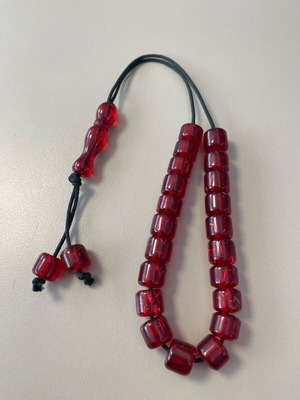 Collectible worry beads with red transparent beads 29.5 cm like new