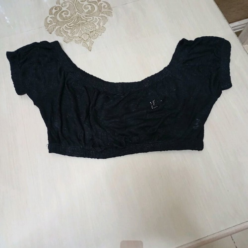Crop top Latsaro size M like new, black