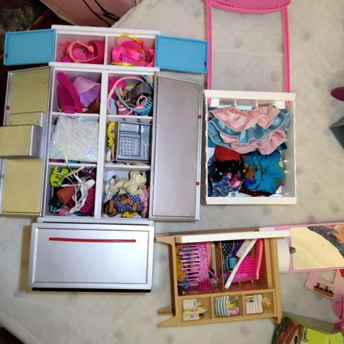 Barbie Mattel large set with furniture, 8 dolls, 9 animals, accessories