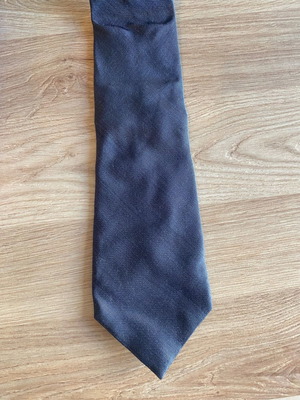 Tie in excellent condition