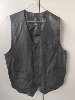 Leather vest like new, black, size L