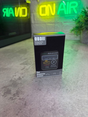 OBDII device new for reading and clearing car dashboard lights