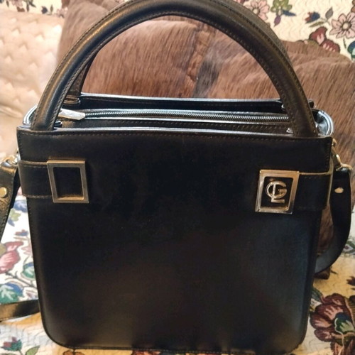Vintage authentic leather bag Guy Laroche Paris used, black