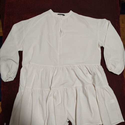 Rut & Circle women's airy blouse medium like new, white, 3/4 sleeves
