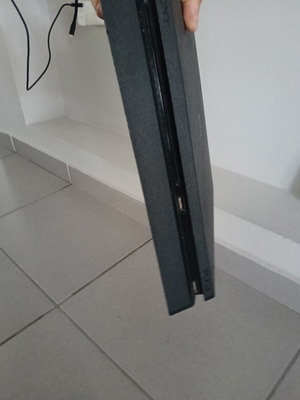 PlayStation 4 σαν καινούργιο με όλα τα απαραίτητα και τα παιχνίδια