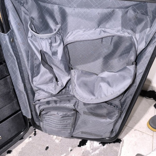 Professional makeup case used, large size with wheels and clips